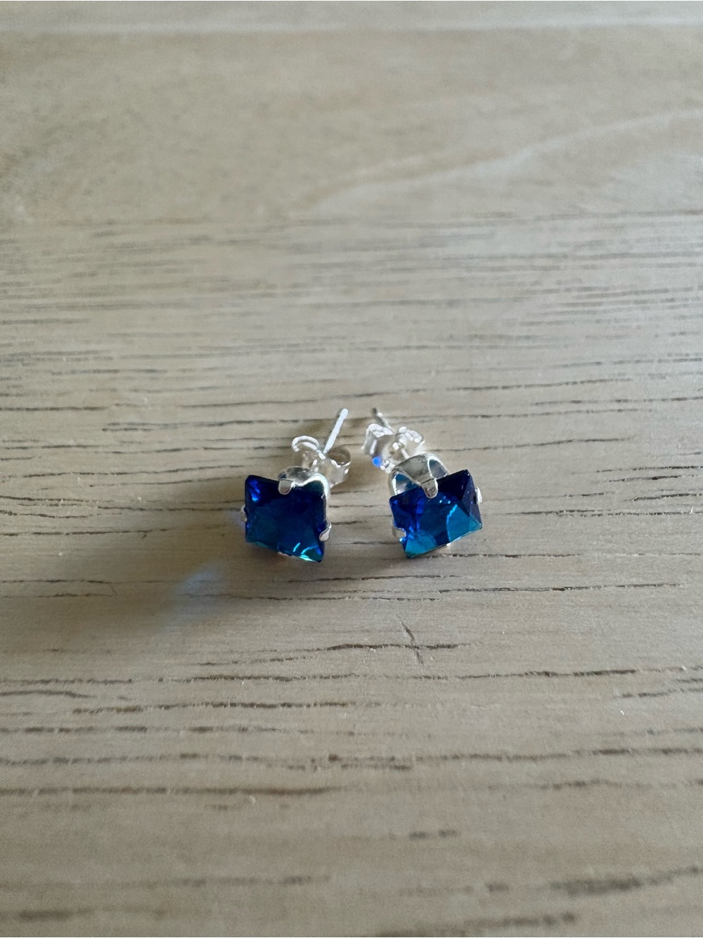 JTV Silver Stud Earrings with Blue-Green Crystals